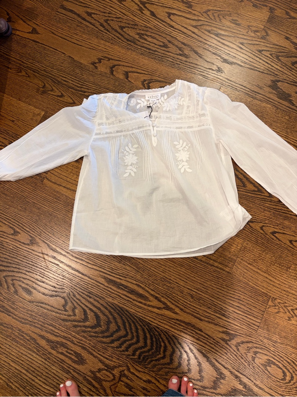 Velvet by Graham & Spencer Byrdie White Embroidered Lace Pintuck Blouse - Picture 6 of 7